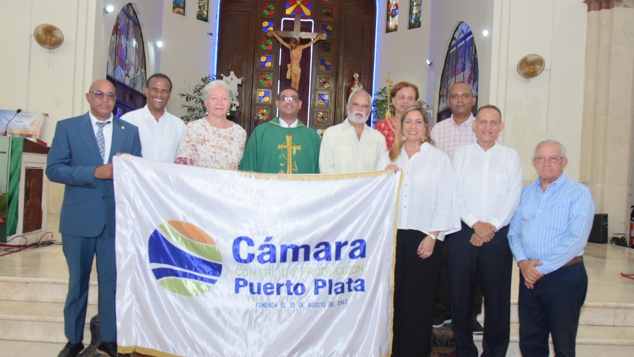  Cámara de Comercio y Producción de Puerto Plata celebró los 107 años de la institución con una misa y un encuentro.