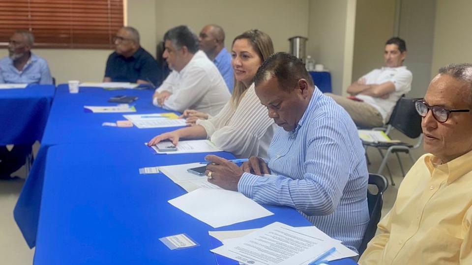 Cámara de Comercio y Producción de Puerto Plata reúne autoridades y comunitarios para el saneamiento y recuperación de las aguas del río San Marcos